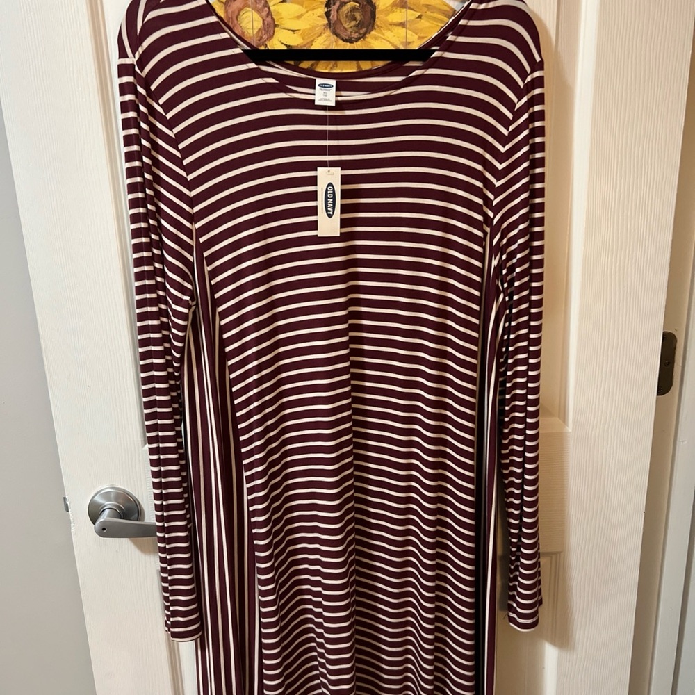 Old Navy burgundy(red)and White Striped Dress NEW long sleeve, no pockets